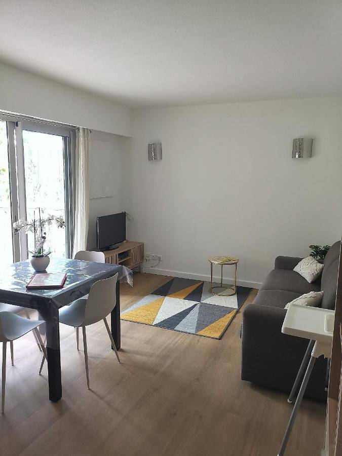 Gîte pour 4 personnes, avec piscine et terrasse dans Port du Cros de cagnes - 2