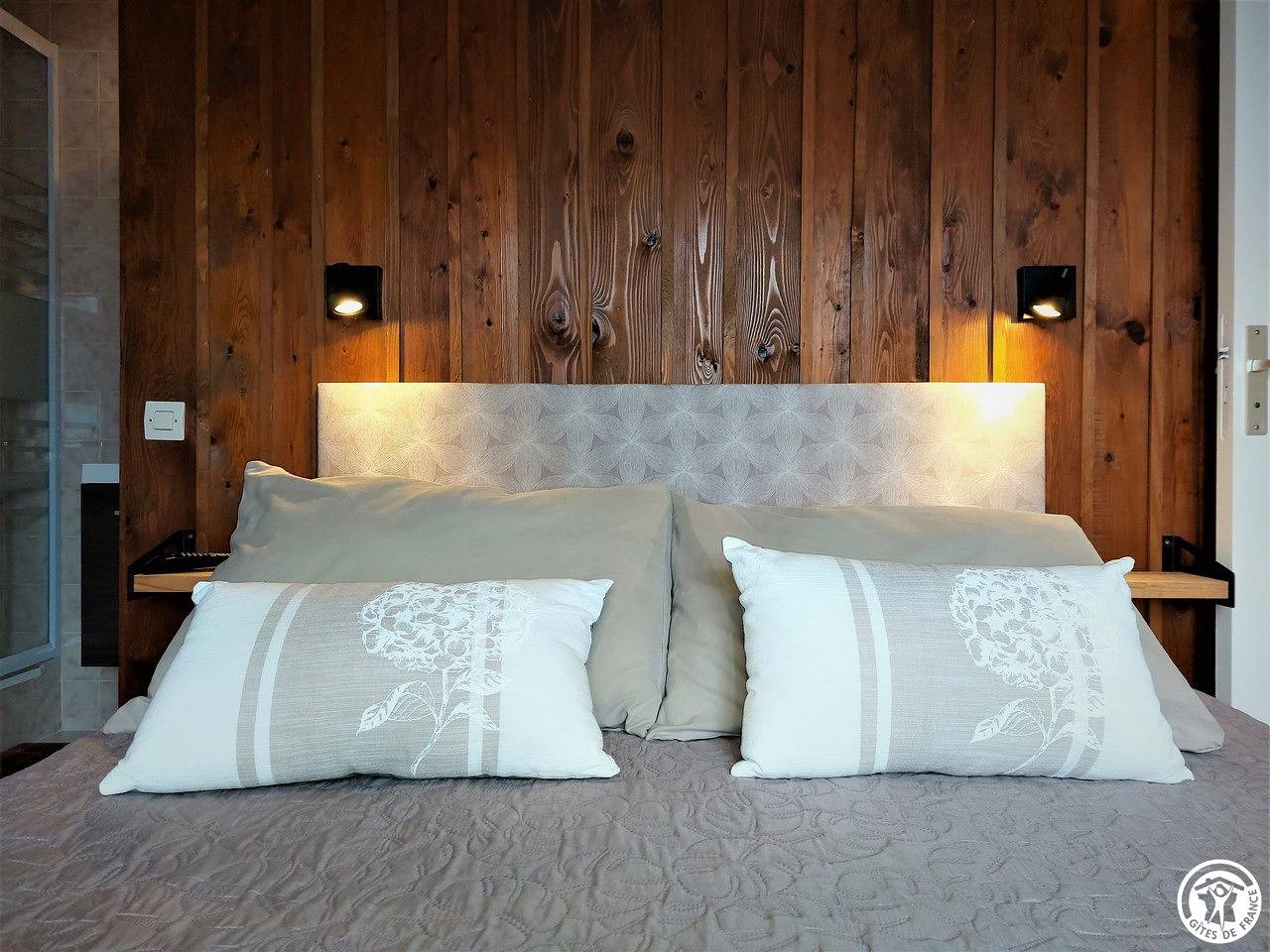 Ferienhaus mit Terrasse und Garten, Spaziergang nach Montanges in Montanges, Nantua