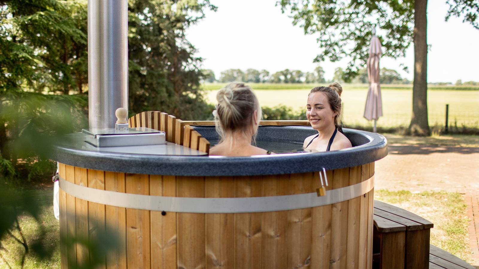 Hof van Salland Parkbeheer B.V. — Villa Beukelaer Hot Tub 4 Personen in Hellendoorn, Sallandse Heuvelrug