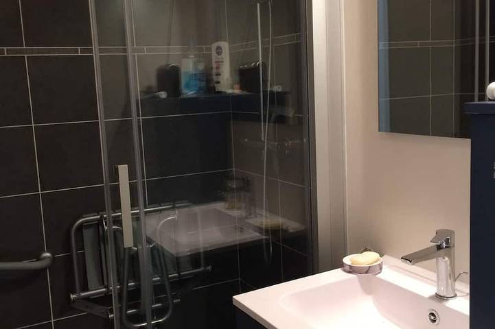 Gîte pour 6 personnes, avec terrasse dans Plage Benoît - 3