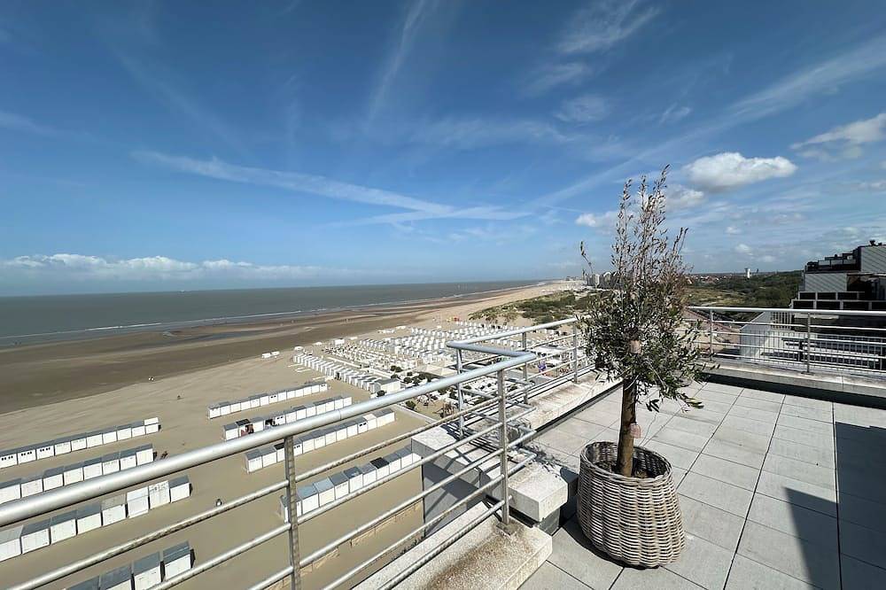 Geheel appartement, Magnifique Penthouse Front de mer vue mer Except 90 M2 de Terrasse 2 Garages in Duinbergen, Knokke-Heist