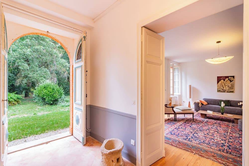 Demeure Bajou - Piscine Privée - Parc Arboré in Auterive, Lauragais