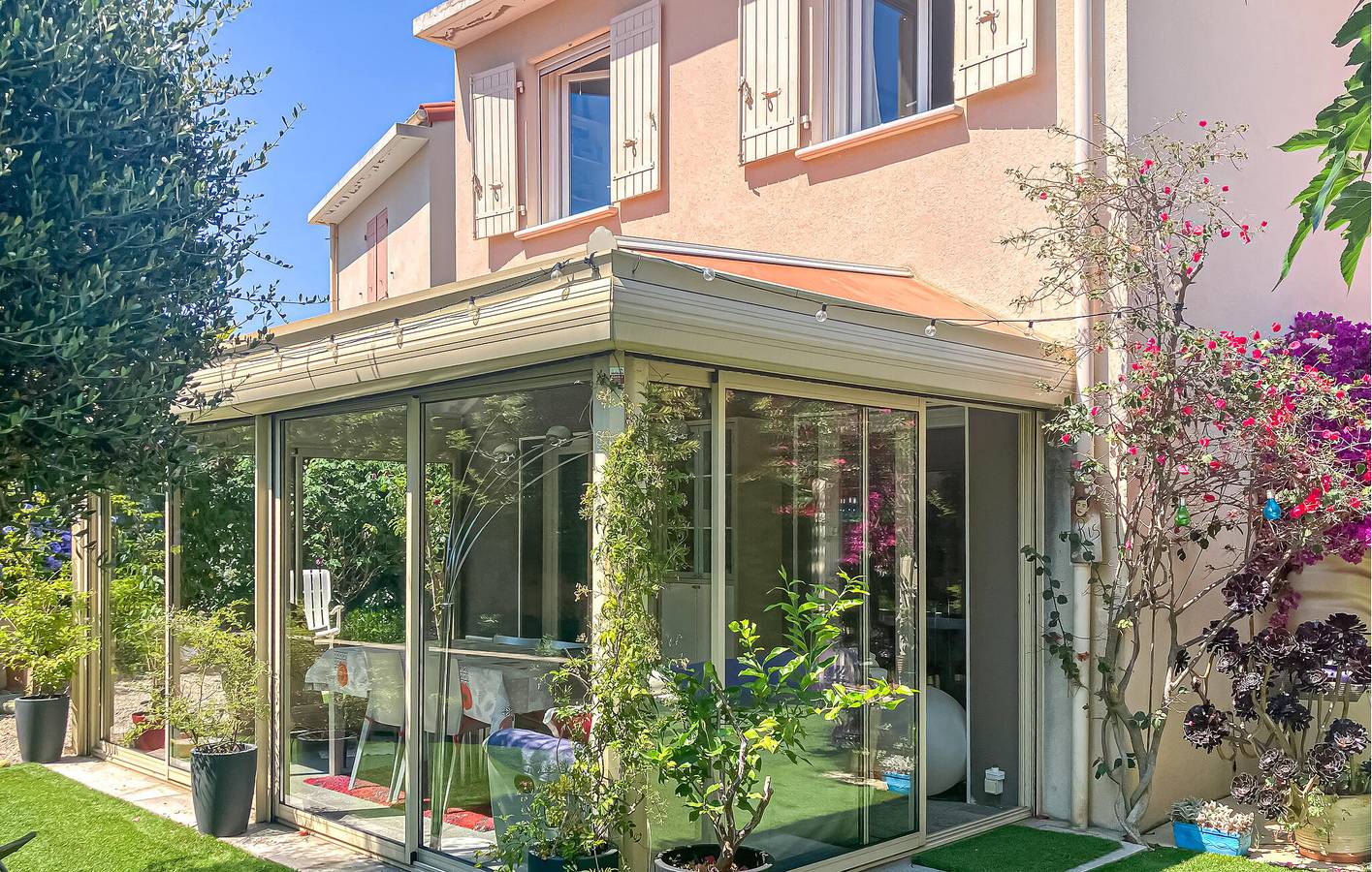 Reizende 2-Zimmer-Wohnung mit Pool, Terrasse und 1,5 km zum Strand in La Ciotat, Marseille und Umgebung