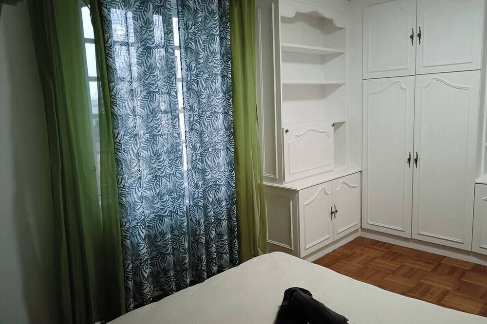 Welcome to this charming room located at 32 avenue Victor Hugo. in Carhaix-Plouguer, Châteaulin und Umgebung