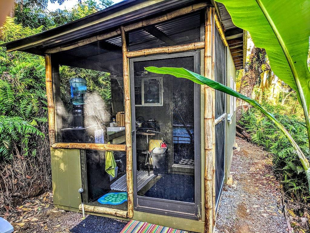 Rainforest Winzige Hütte mit Küchenzeile (keine Reinigungsgebühr) in Honomu, Hamakua