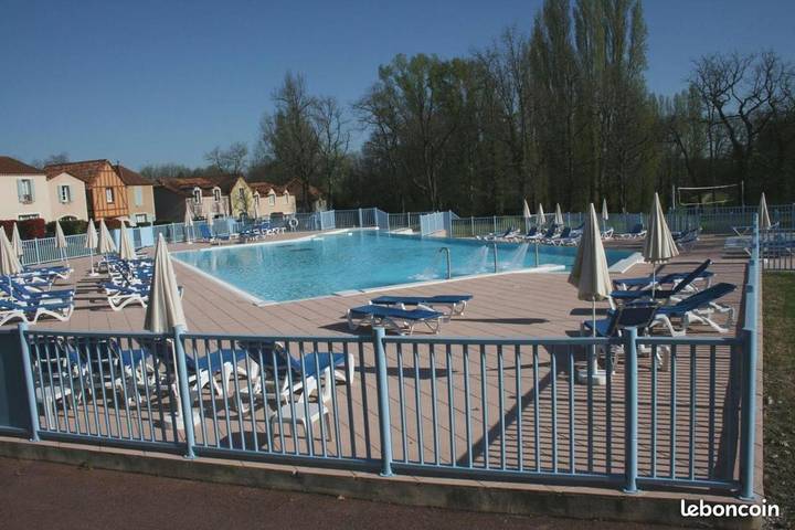 Gîte pour 5 personnes, avec Jacuzzi ainsi que Terrasse et Piscine à Monflanquin - 2