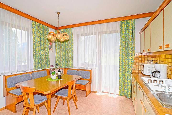 Ferienhaus für 18 Personen, mit Balkon in Uttendorf - 2