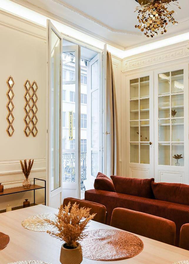 Chambre d’hôte pour 8 personnes, avec vue et balcon à Lyon - 2