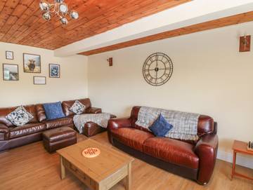 Glamping for 18 People in Powys, Wales, Photo 4