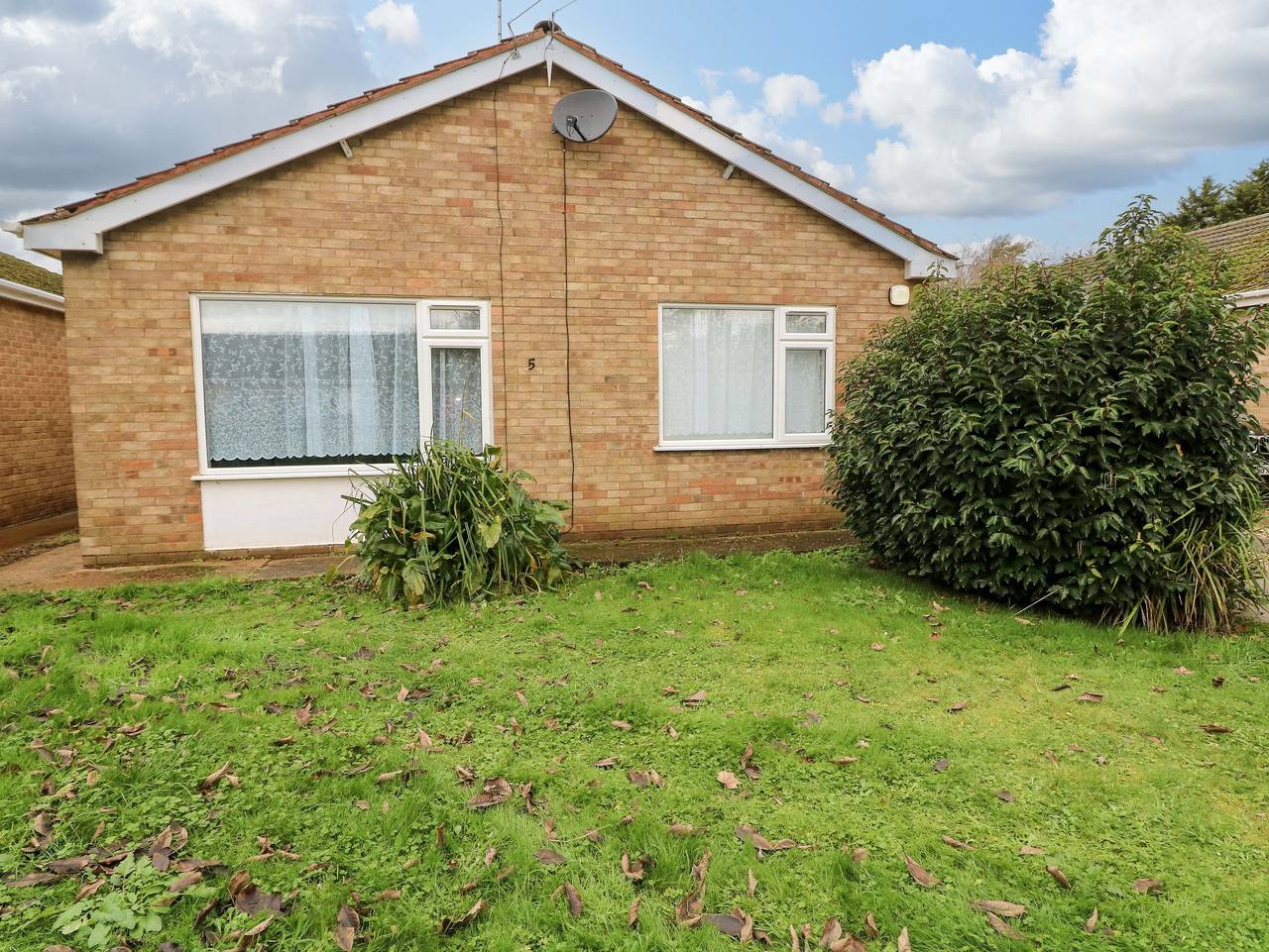 5 Overstone Drive in Elm (Cambridgeshire), Cambridgeshire