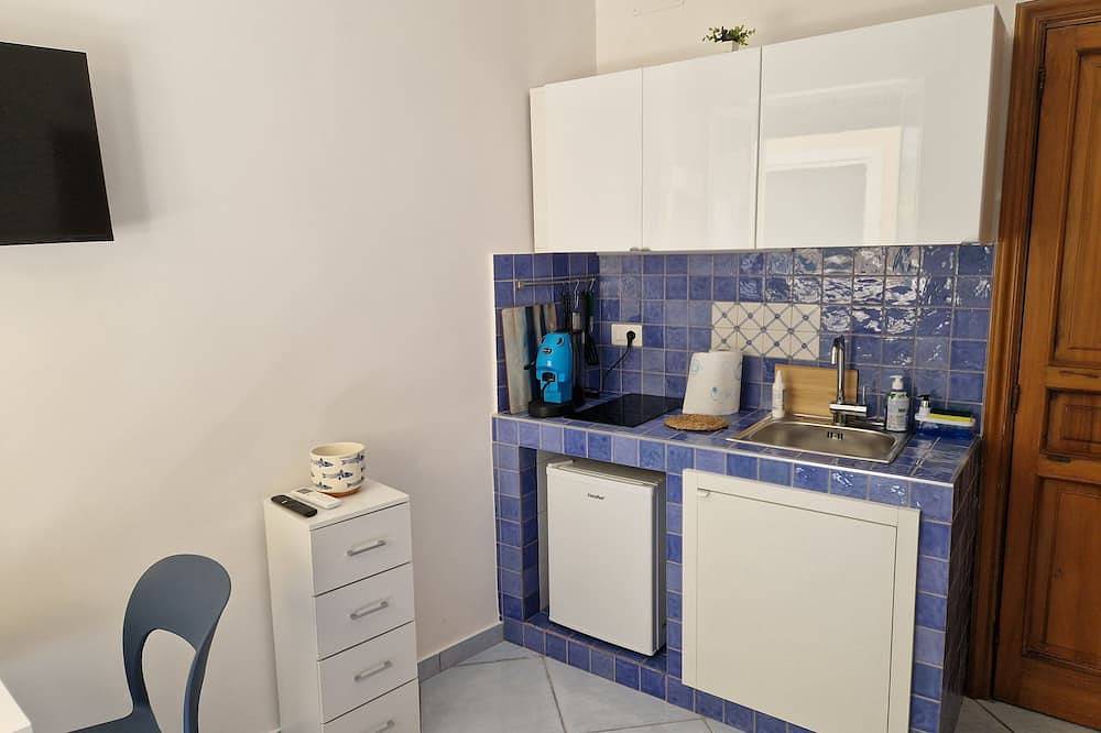 Entire apartment, La Vela, cozy apartment in the center of Forio in Forio, Ischia