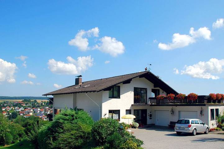 Ferienwohnung für 2 Personen, mit Balkon und Whirlpool