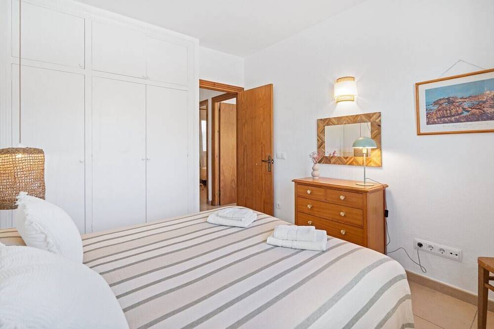 Apartamento entero, Tramontana - Your window to the Mediterrean in Fornells, Es Mercadal
