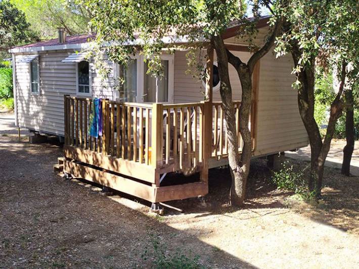 Mobil home pour 6 personnes, avec terrasse et piscine à Laurens