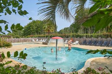 Camping für 5 Personen, mit Pool und Kinderpool sowie Terrasse in Carnac