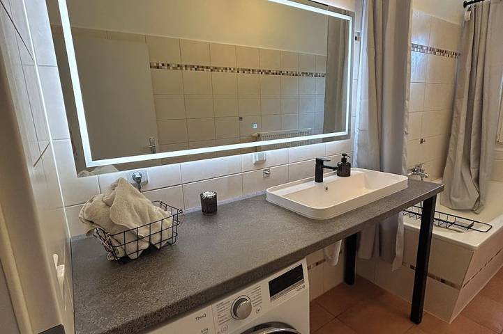 Ferienwohnung für 4 Personen, mit Balkon in Magdeburg