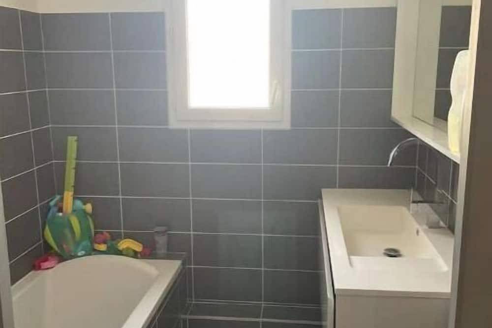 Villa in the Camargue with pellet stove in Aimargues, Costa mediterránea (Francia)