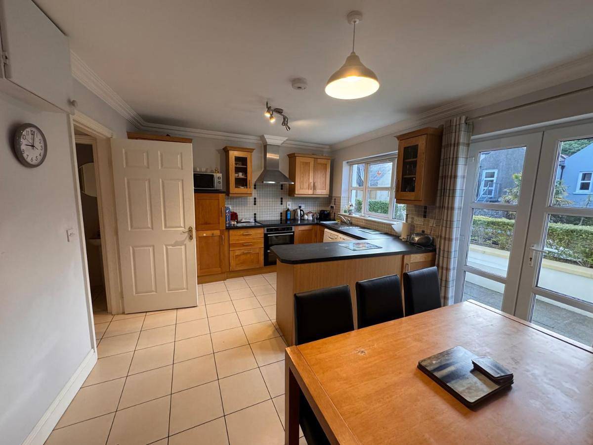 Modern Home in the Heart of Rosscarbery Village in Skibbereen-West Cork, Rosscarbery