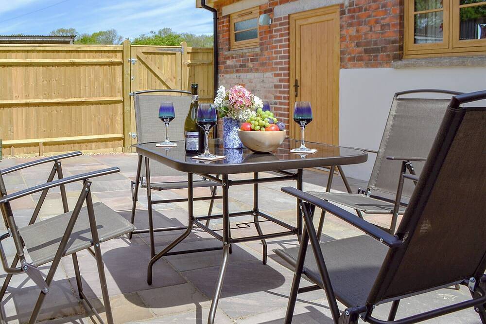 Woodlands Dairy Cottage in Billingshurst, South Downs