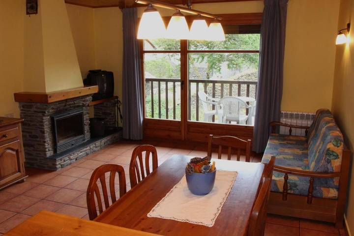Casa rural para 4 personas, con vistas y terraza en Pallars Sobirà - 3