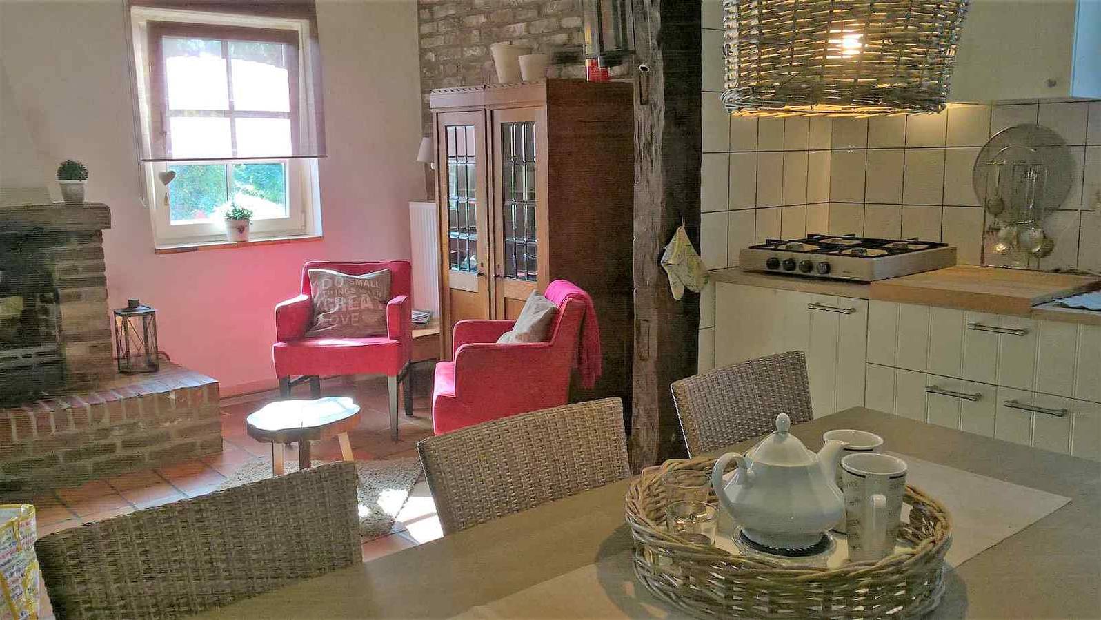Beautiful 4-person half-timbered house, in the picturesque Geul valley in South Limburg in Limburgo (Países Bajos)
