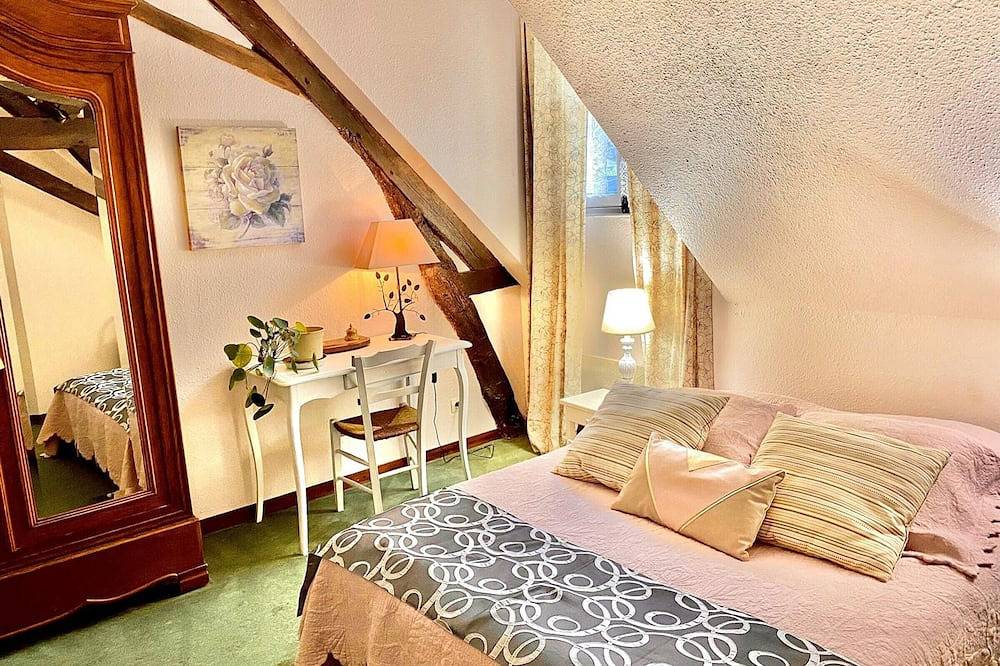 Ancien logis familial avec parc et activités, près des Châteaux de la Loire, tout inclus, animal accepté in Souvigny-de-Touraine, Région de Tours