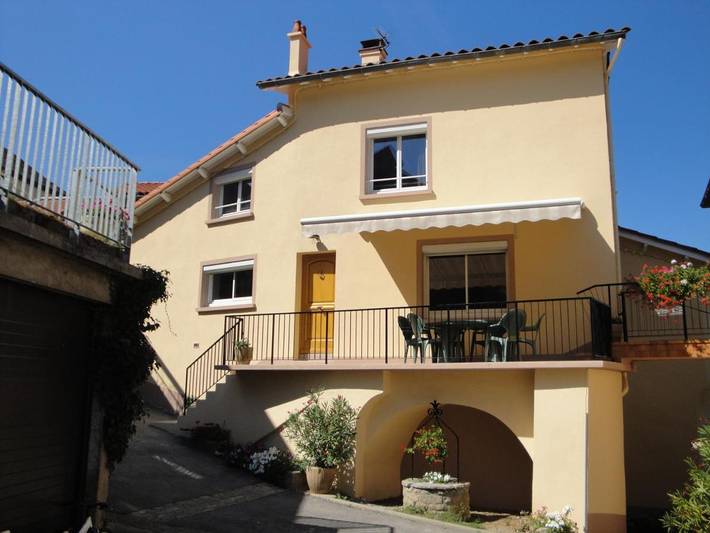 Location de vacances pour 10 personnes, avec Balcon et Terrasse ainsi que Jardin et Vue à Paulhe