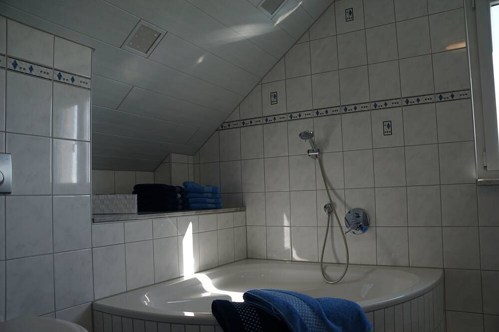 Familienfreundliches Ferienhaus, Übernachtungspreis ab 140 Euro, Albcard gratis in Obernheim, Neckar-Alb