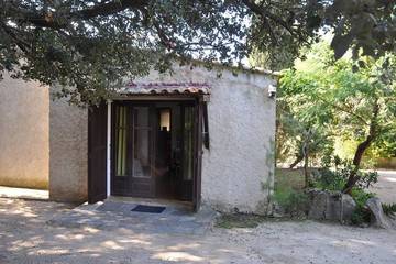Lodge pour 2 personnes, avec piscine et jardin dans Haute-Corse