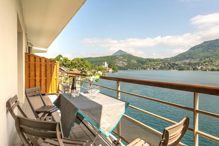 Location de vacances pour 6 personnes, avec balcon et vue sur le lac à Duingt