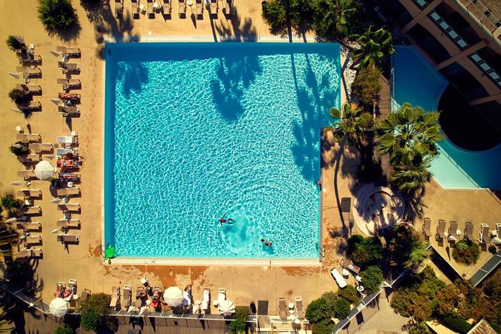 Gîte pour 2 personnes, avec piscine et bassin pour enfant, adapté aux familles dans Port de Cannes Marina - 2