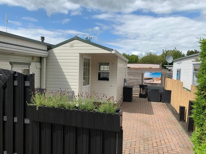Camping voor 4 personen, with Terras and Tuin as well as Zwembad in het Nationaal Park Weerribben-Wieden