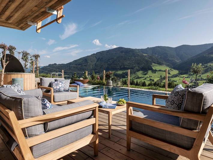 Chalet für 6 Personen, mit Pool und Garten sowie Balkon und Ausblick, kinderfreundlich in Leogang - 2