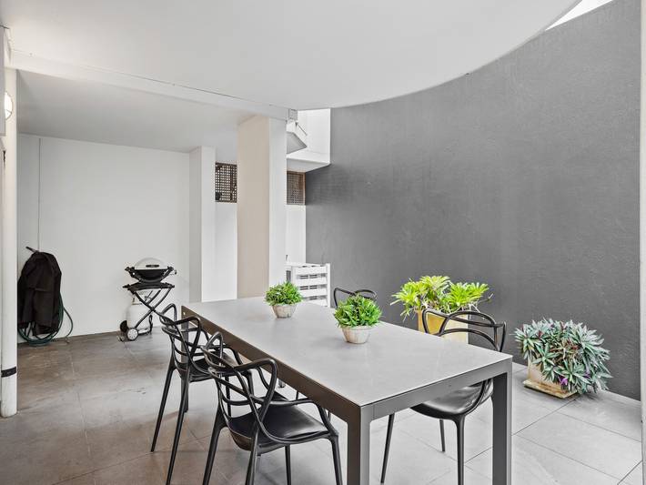 Apartamento entero, Cómodo 2 hab con piscina y estacionamiento seguro in Brisbane, Queensland