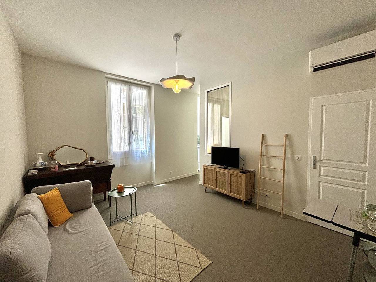 Appartement entier, Appartement climatisé en centre-ville d'Ajaccio avec internet, proche des attractions et plage. in Ajaccio, Région d'Ajaccio