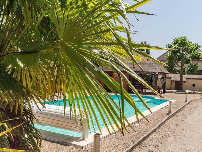 Gîte pour 10 personnes, avec Terrasse ainsi que Jardin et Piscine à Beaune