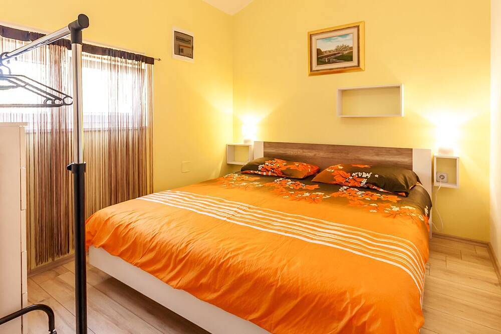 Acogedora casa de la piscina Tomas, cerca de Pula, con 2 dormitorios in Marčana, Costa sur de Istria