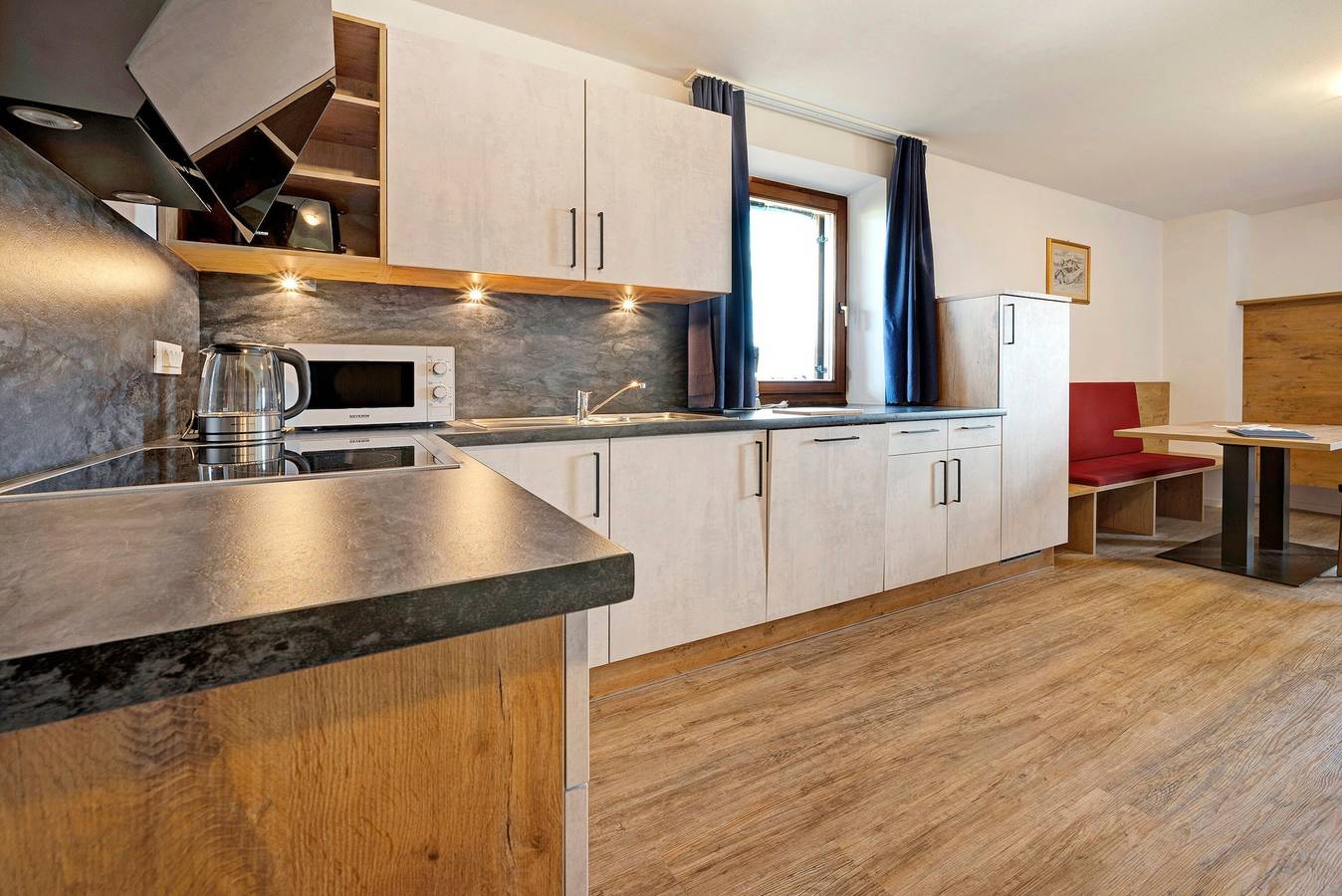 Entire apartment, Apartment 'Eidechsspitz' with Mountain View, Shared Terrace and Wi-Fi in Meransen, Mühlbach