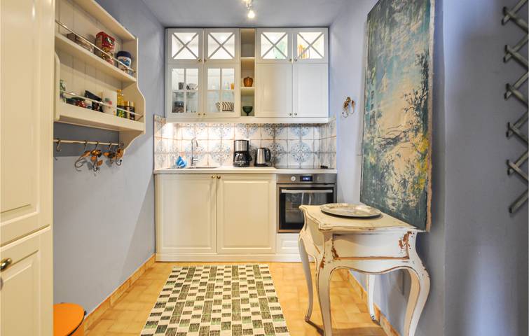 Ganze Ferienwohnung, Zentral 1BR Apartment w/ Wi-Fi, Küche & Bar in der Nähe in Grasse, Mittelmeerküste (Frankreich)