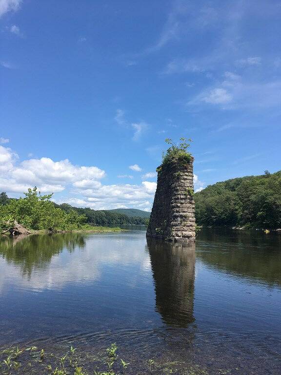 Rustikales Haus mit modernen Annehmlichkeiten, Whirlpool, 70 \"Tv, Billardtisch, Kamin in Saw Creek, Pike County