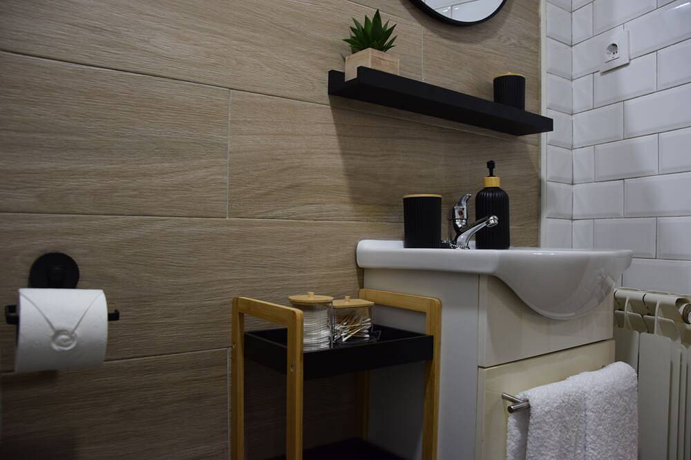 Apartamento entero, Alojamiento tranquilo y confortable en El Molar, cerca de las bodegas/cuevas in El Molar, Provincia de Madrid