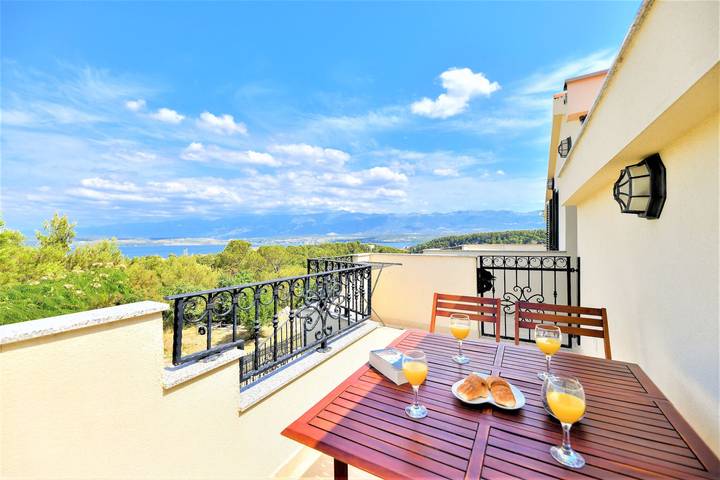 Ferienwohnung für 4 Personen, mit Balkon und Pool - 1