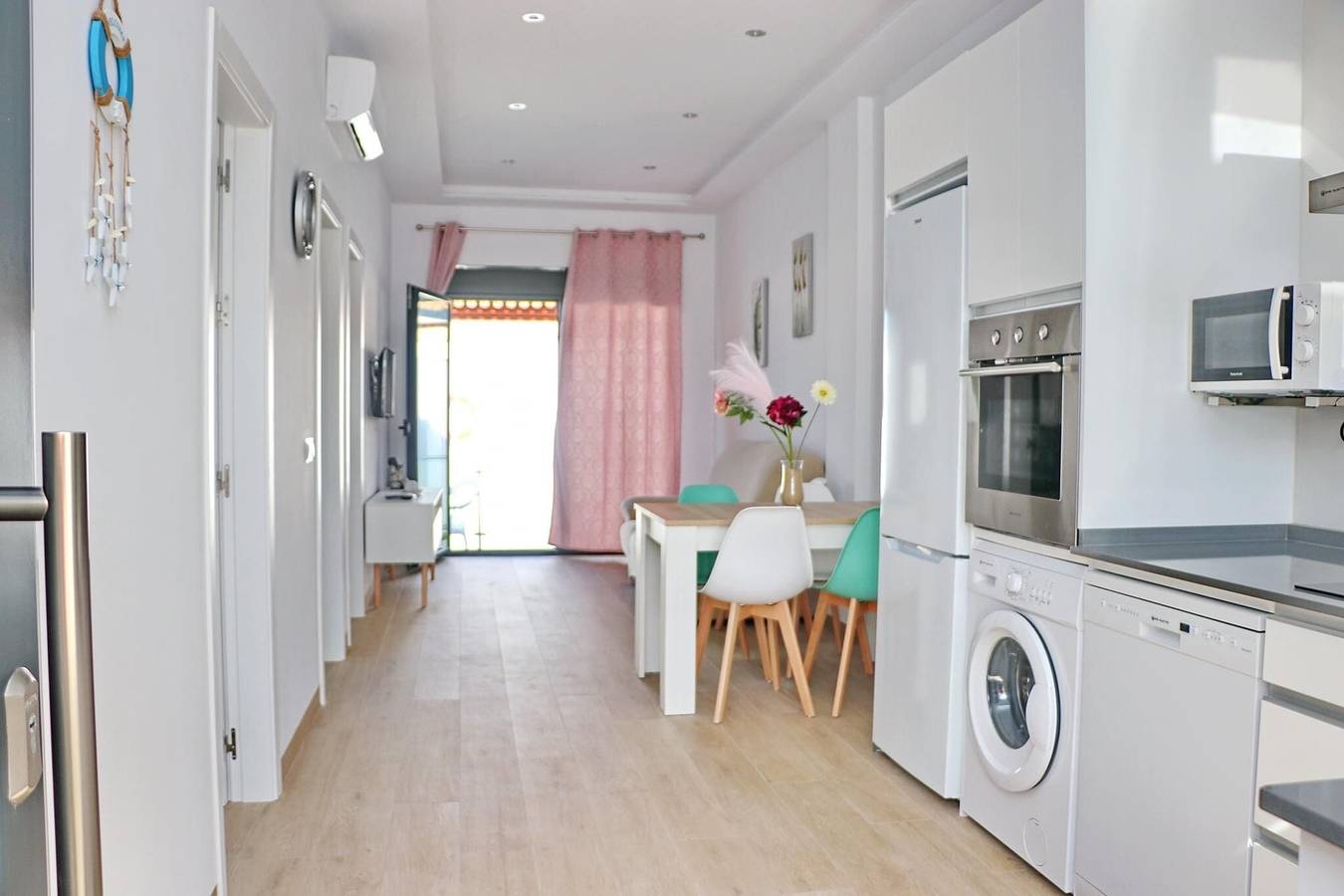 Holiday Home 'Casas Las Arenas 2' with Private Pool, Wi-Fi and Air Conditioning in Conil de la Frontera, Costa de la Luz