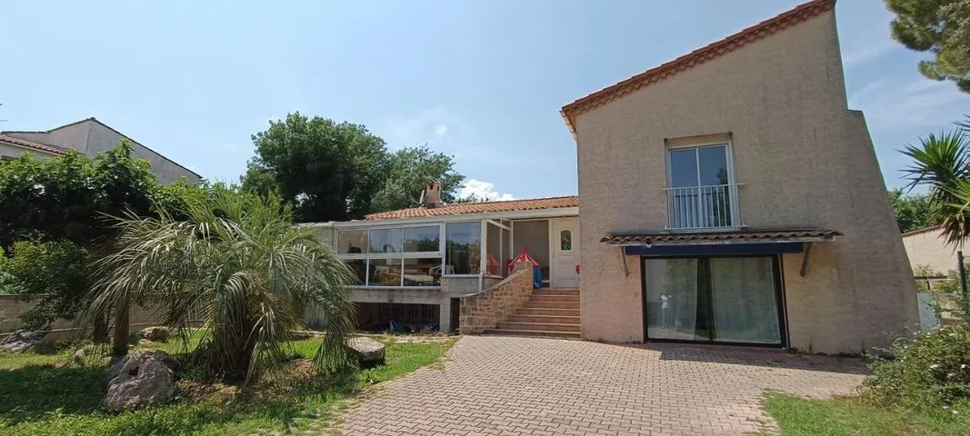 Apartamento de vacaciones para 7 personas, con jardín además de vistas y piscina - 1