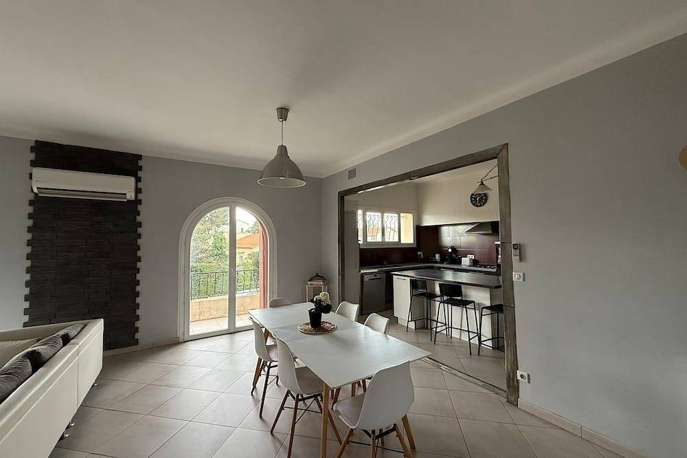 Appartement entier, Appartement F4 130m2 cure/vacance in Balaruc-le-Vieux, Côte méditerranéenne (France)