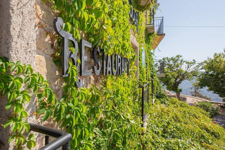 Hôtel pour 2 personnes, avec terrasse et vue à Berre-les-Alpes - 2