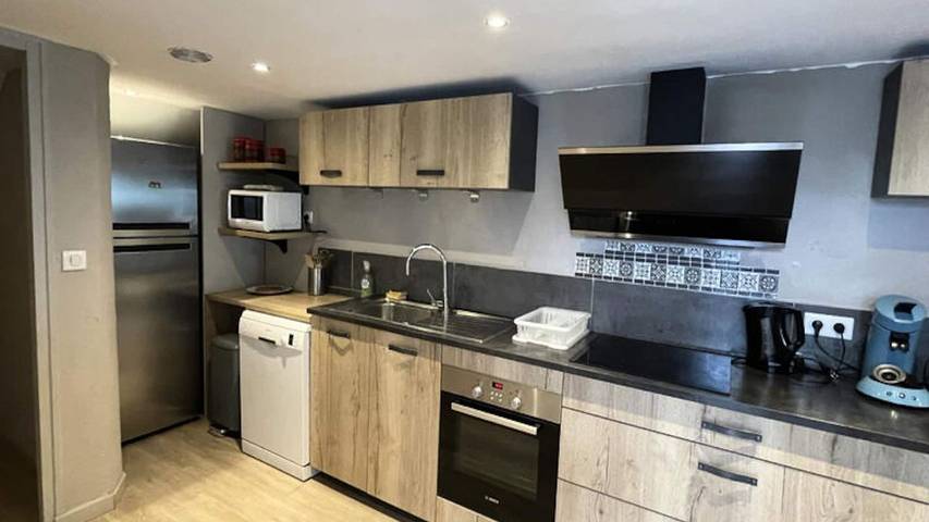 Gîte pour 9 personnes à Albepierre-Bredons - 3