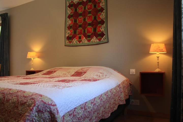 Location de vacances pour 2 personnes, avec jardin ainsi que vue et piscine à Rouffilhac - 3