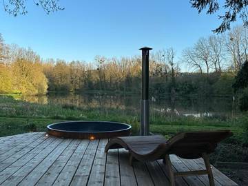 Cottage pour 2 personnes, avec terrasse et jardin ainsi que vue et sauna, animaux acceptés à Plœuc-sur-Lié