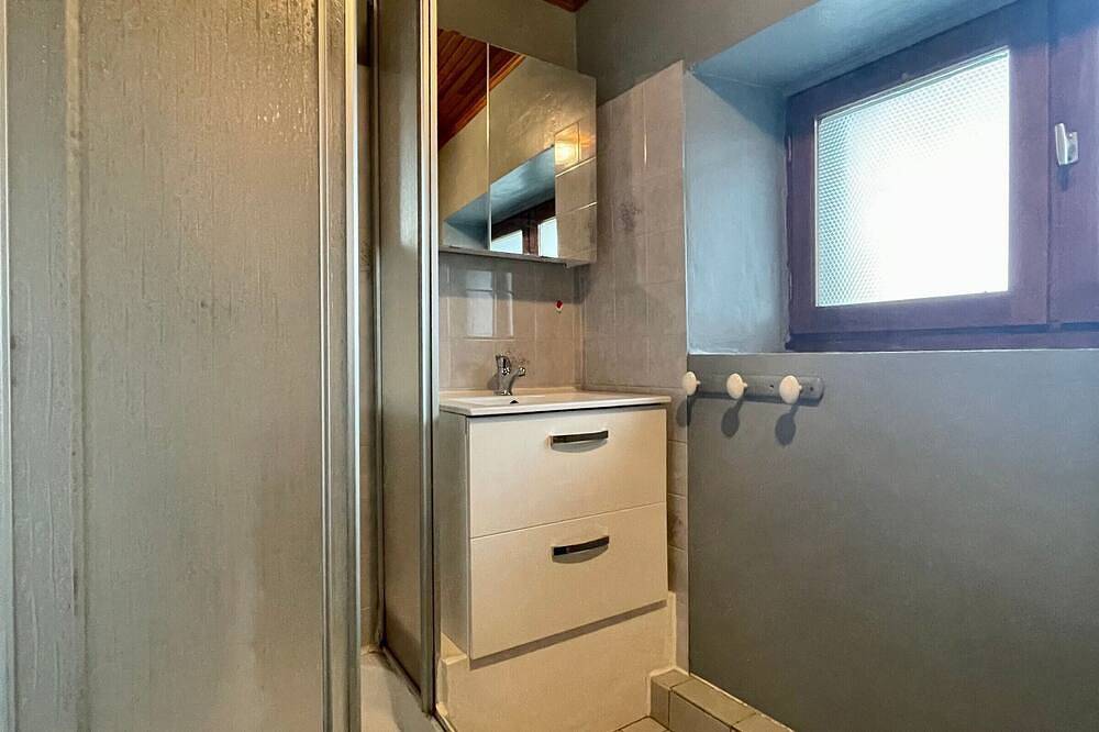 Gîte confortable en hameau calme près du Puy en Velay – 2 chambres, équipement bébé, terrain fermé in Lantriac, Mézenc